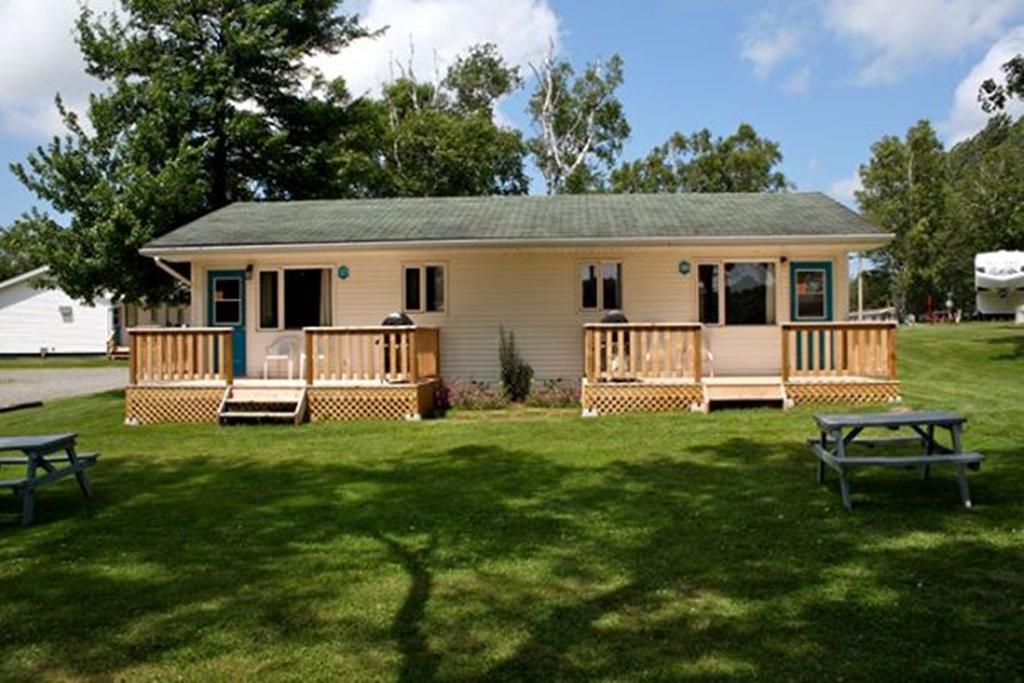 Lanes Riverhouse Inn&Cottages Montague Zimmer foto